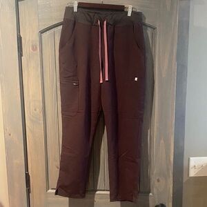 Figs Women's Maroon Cropped Scrub Pants with Pink Drawstring